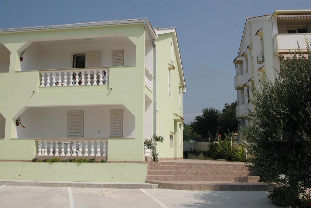 Apartments Svekric Novalja Buitenkant foto